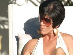 Teenager leckt Milf Muschi (1)